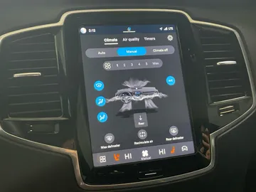 2023 Volvo XC90 - image 27