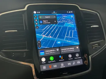 2023 Volvo XC90 - image 24