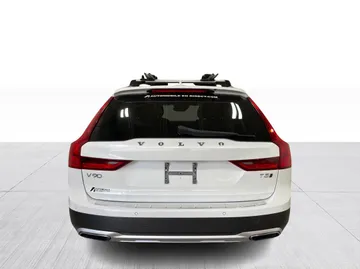 2018 Volvo V90 Cross Country - image 13
