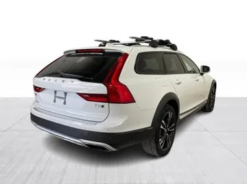 2018 Volvo V90 Cross Country - image 15