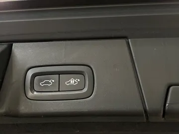 2018 Volvo V90 Cross Country - image 33