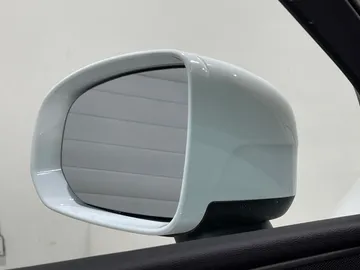 2019 Volvo XC60 - image 19