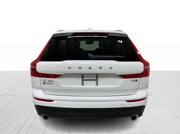 2019 Volvo XC60 - image 8