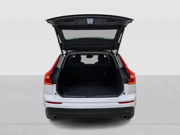2019 Volvo XC60 - image 13