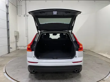 2019 Volvo XC60 - image 13