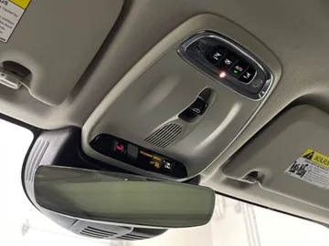 2019 Volvo XC60 - image 14