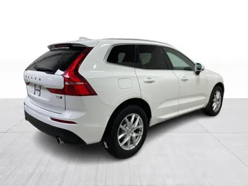2019 Volvo XC60 - image 9