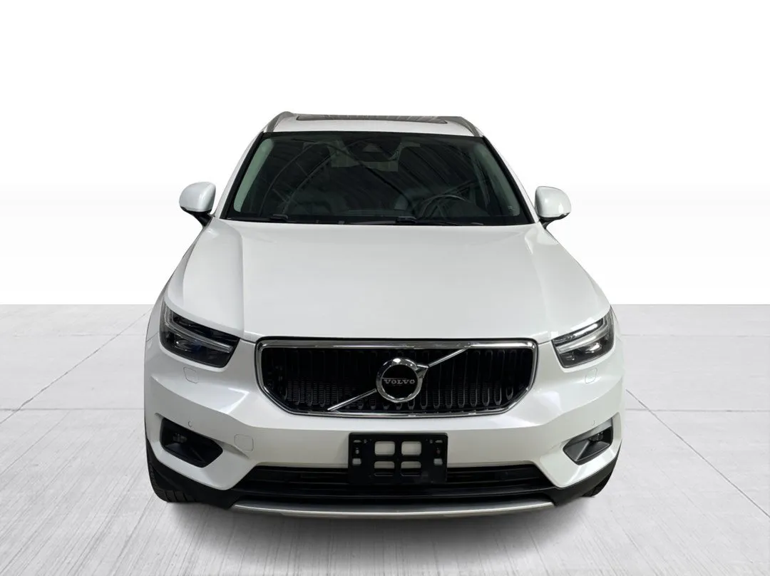 2022 Volvo XC40 Momentum AWD, photo 7