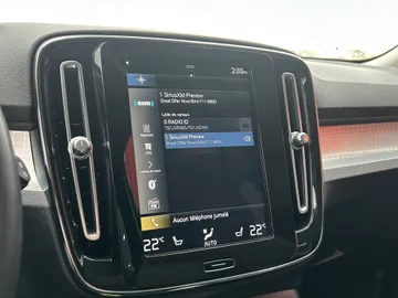 2022 Volvo XC40 - image 31