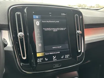 2022 Volvo XC40 - image 30