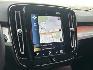 2022 Volvo XC40 - image 32