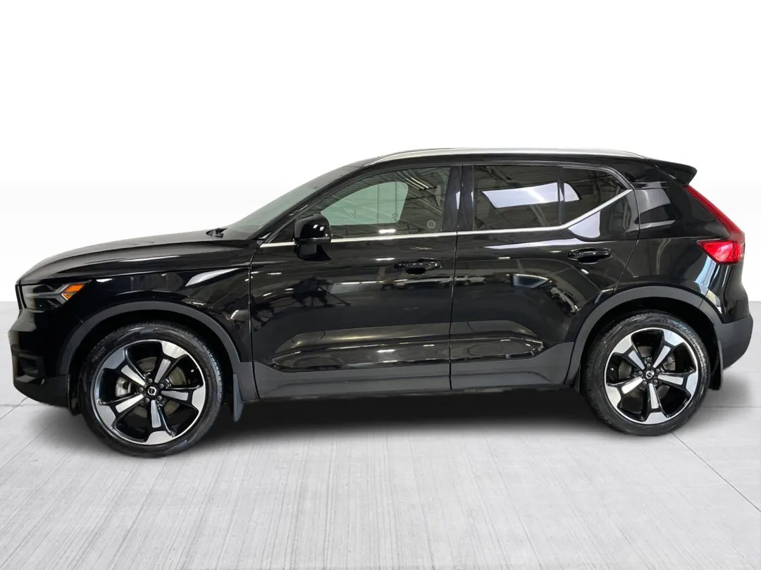 2022 Volvo XC40 — photo 4