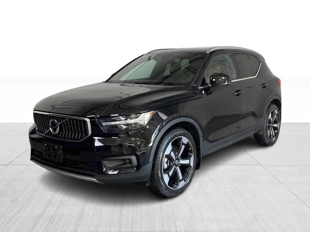 2022 Volvo XC40 — photo 3