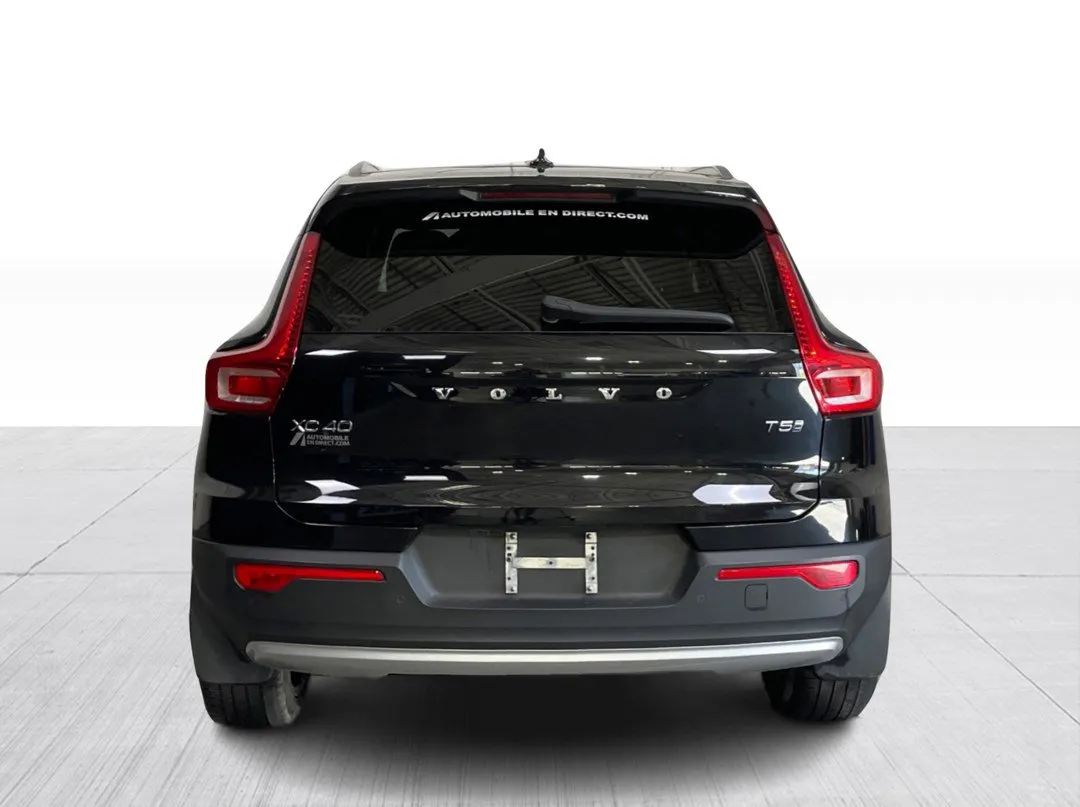 2022 Volvo XC40 — photo 6