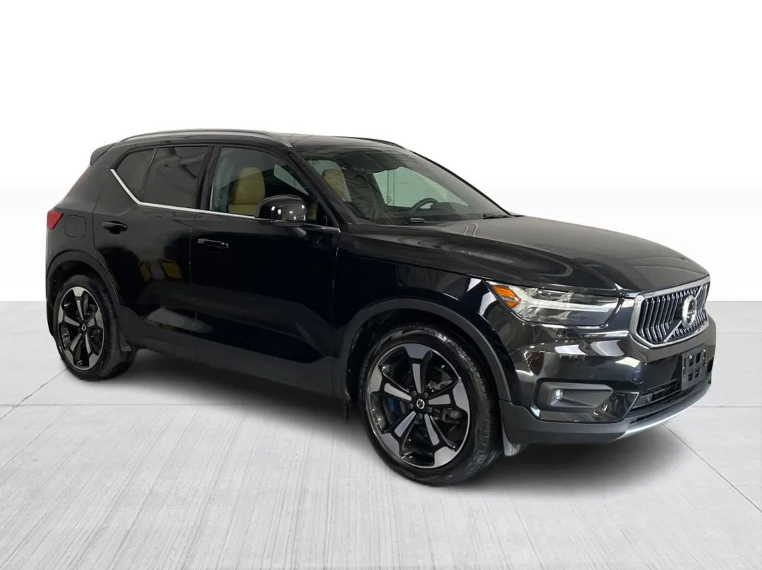 2022 Volvo XC40