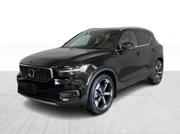 2022 Volvo XC40 - image 3