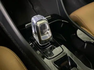 2022 Volvo XC40 - image 31