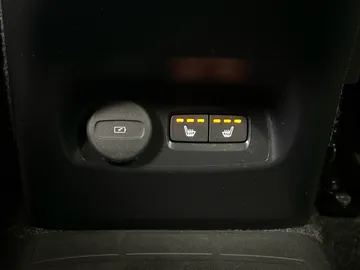 2020 Volvo XC40 - image 28