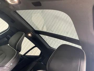 2020 Volvo XC40 - image 12