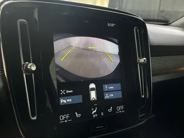 2020 Volvo XC40 - image 24
