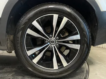 2020 Volvo XC40 - image 20
