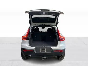 2020 Volvo XC40 - image 13