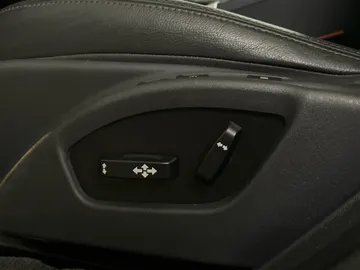 2018 Volvo V60 Cross Country - image 20
