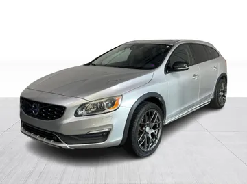 2018 Volvo V60 Cross Country - image 9