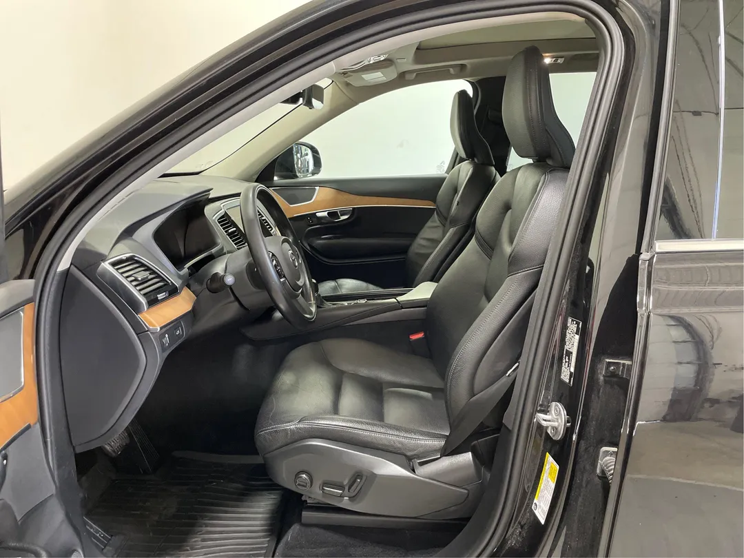 2022 Volvo XC90 — photo 3