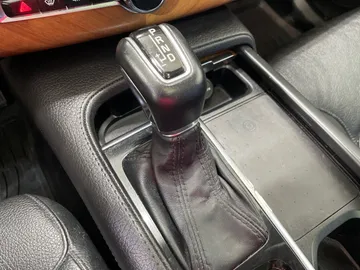 2022 Volvo XC90 - image 30