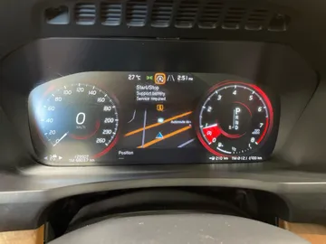 2022 Volvo XC90 - image 18