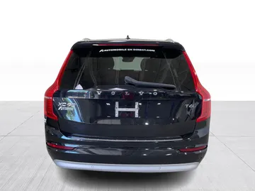 2022 Volvo XC90 - image 13