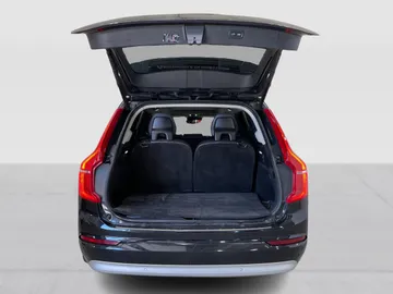 2022 Volvo XC90 - image 14