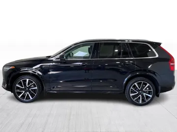 2022 Volvo XC90 - image 11