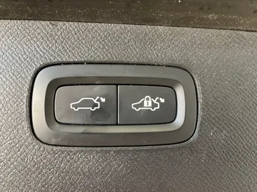 2022 Volvo XC90 - image 36