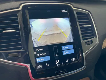 2022 Volvo XC90 - image 22