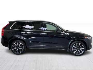 2022 Volvo XC90 - image 2