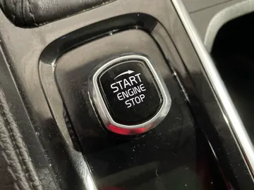 2022 Volvo XC90 - image 25