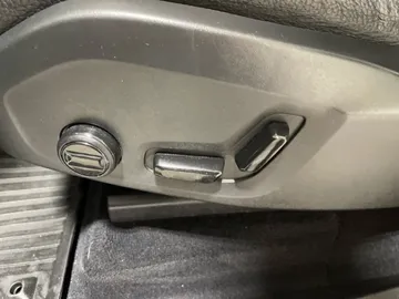 2022 Volvo XC90 - image 19