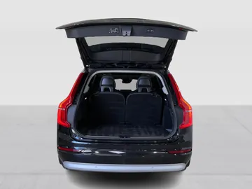 2022 Volvo XC90 - image 14