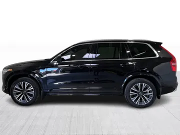 2022 Volvo XC90 - image 11