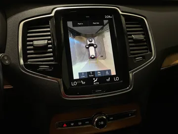 2022 Volvo XC90 - image 24