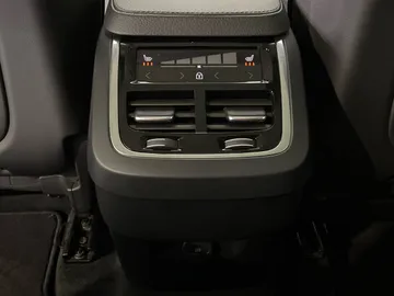 2022 Volvo XC90 - image 37