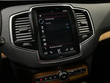 2022 Volvo XC90 - image 34