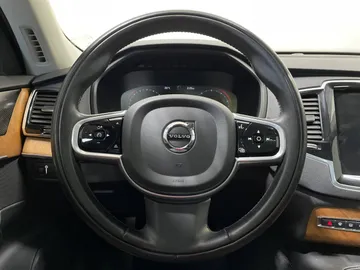 2022 Volvo XC90 - image 29