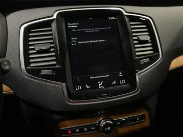 2022 Volvo XC90 - image 30