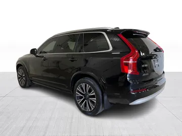 2022 Volvo XC90 - image 12