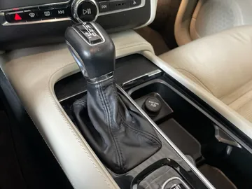 2020 Volvo XC90 - image 34