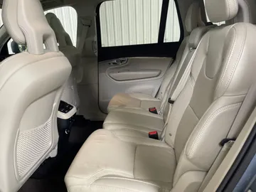 2020 Volvo XC90 - image 15