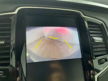 2020 Volvo XC90 - image 25